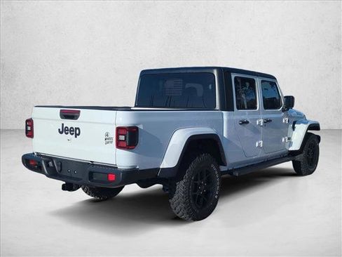 Used 2024 Jeep Gladiator Sport image 5