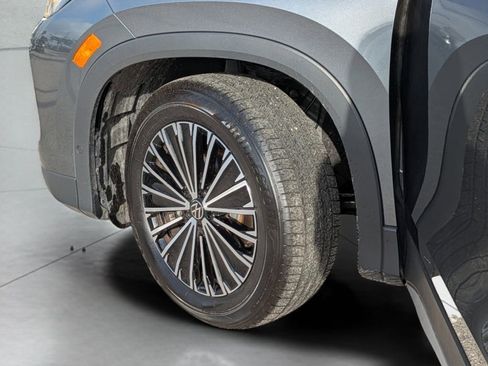 Used 2025 Volkswagen Tiguan S w/ 18" Wheel Package FWD image 31