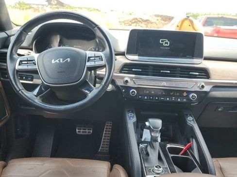 Certified 2022 Kia Telluride SX w/ SX Prestige Package AWD/4WD image 10