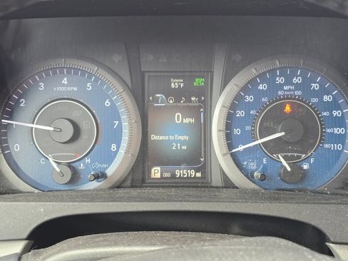 Used 2020 Toyota Sienna XLE w/ XLE Navigation Package FWD image 11
