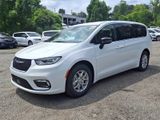 New 2026 Chrysler Pacifica Select image 2