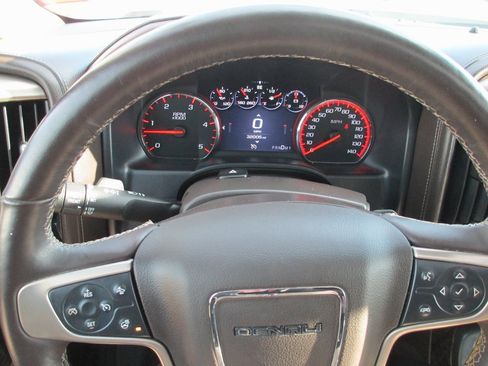 Used 2015 GMC Sierra 2500 Denali w/ Duramax Plus Package image 30