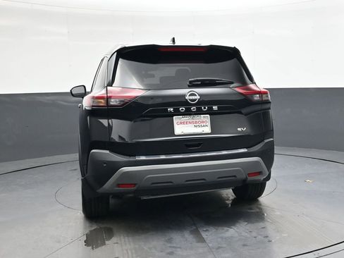 Used 2023 Nissan Rogue SV w/ SV Premium B Package image 5