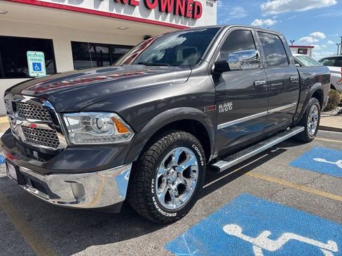 Used 2016 RAM 1500 Laramie w/ Convenience Group AWD/4WD image 3