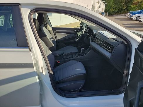 New 2026 Volkswagen Jetta SE image 42