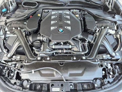 Used 2026 BMW 760i xDrive w/ Executive Package AWD/4WD image 18