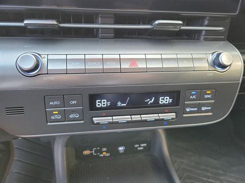 Used 2025 Hyundai Kona SEL FWD image 13