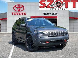 Used 2019 Jeep Cherokee Trailhawk AWD/4WD video 1
