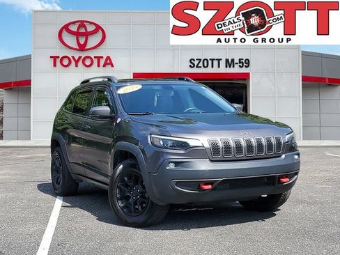 Used 2019 Jeep Cherokee Trailhawk AWD/4WD image 1