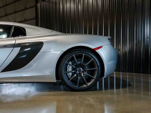 Used 2016 McLaren 650S Spider RWD image 46