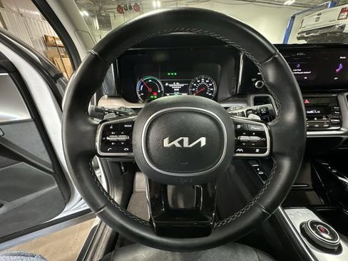 Used 2024 Kia Sorento EX w/ Panoramic Sunroof Package AWD/4WD image 15
