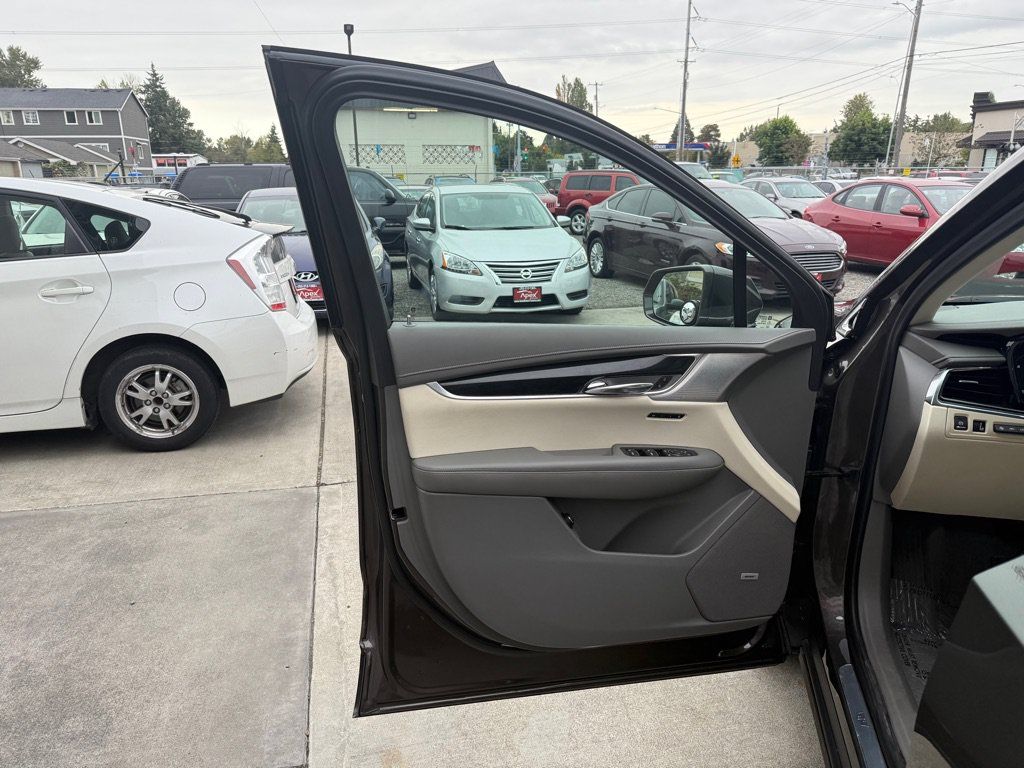 Used 2020 Cadillac XT6 Premium Luxury AWD/4WD image 11