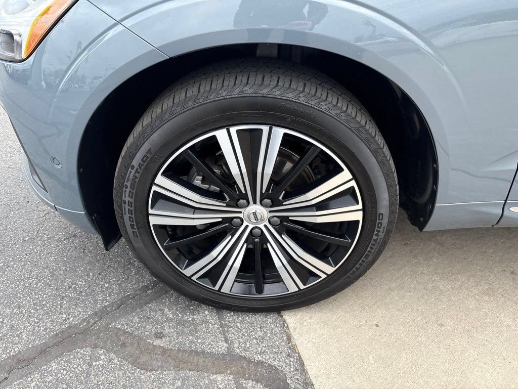 Certified 2023 Volvo XC60 B5 Plus AWD/4WD image 12