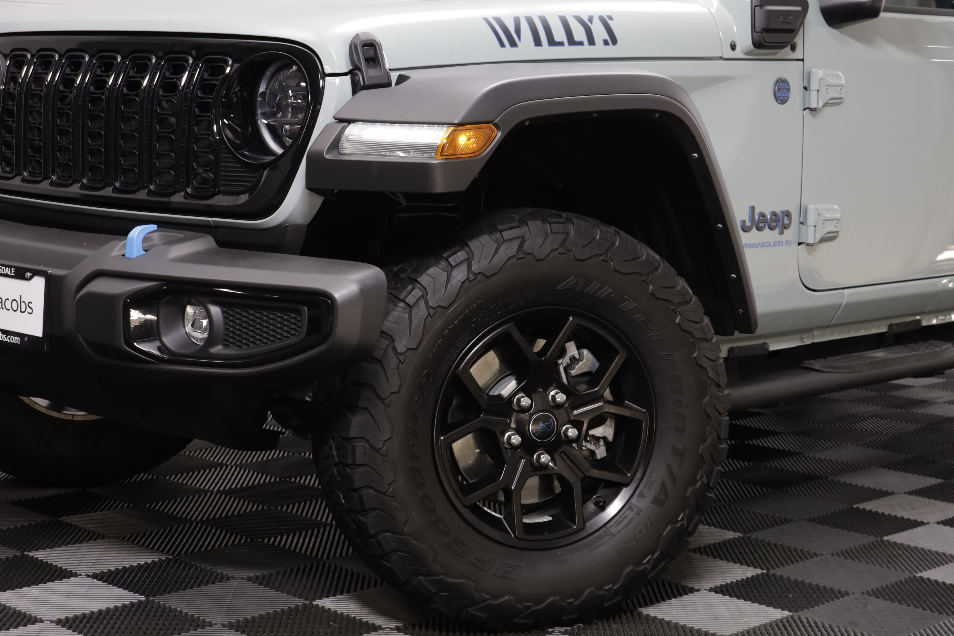 Used 2024 Jeep Wrangler Unlimited AWD/4WD image 3