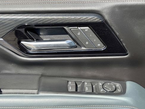 Used 2025 GMC Yukon AT4 image 20