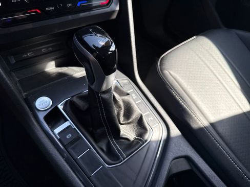 Used 2023 Volkswagen Tiguan SE R-Line image 23