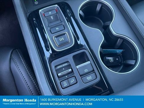 Used 2025 Honda Pilot Touring image 31