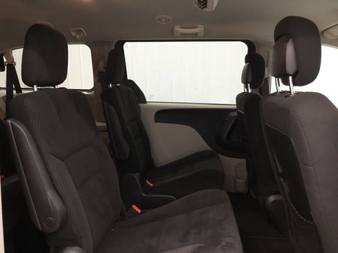Used 2015 Dodge Grand Caravan SXT FWD image 19