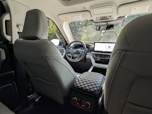 Used 2025 Ford Explorer Platinum w/ Ultimate Package AWD/4WD image 41