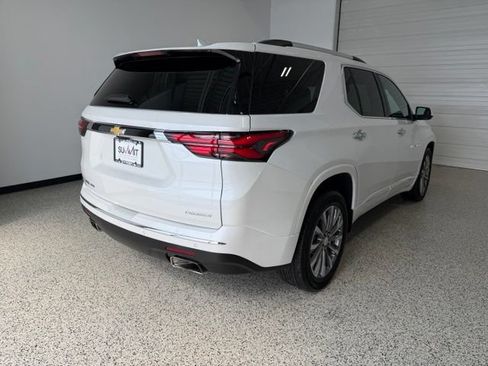 Used 2023 Chevrolet Traverse Premier AWD/4WD image 3