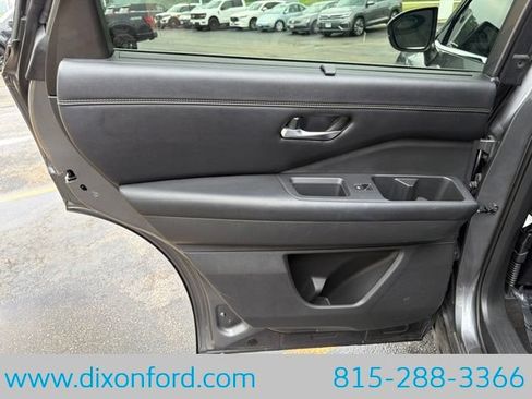 Used 2023 Nissan Pathfinder Platinum AWD/4WD image 28