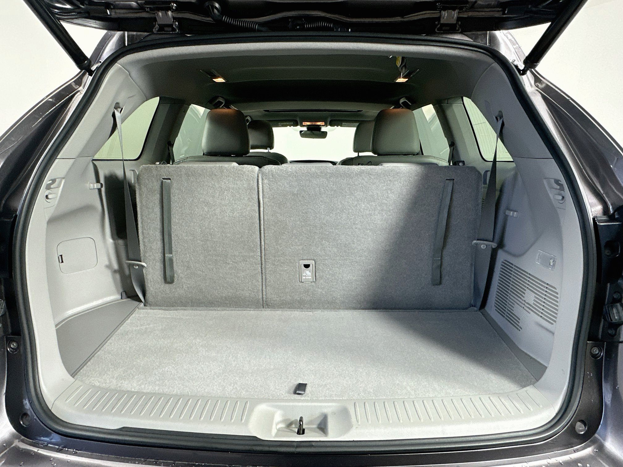 Used 2019 Toyota Highlander Limited w/ Carpet Mat Package (TMS) AWD/4WD image 28