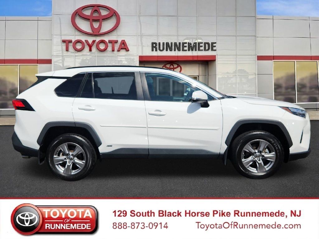 Certified 2023 Toyota RAV4 XLE w/ XLE Grade Weather Package AWD/4WD image 7