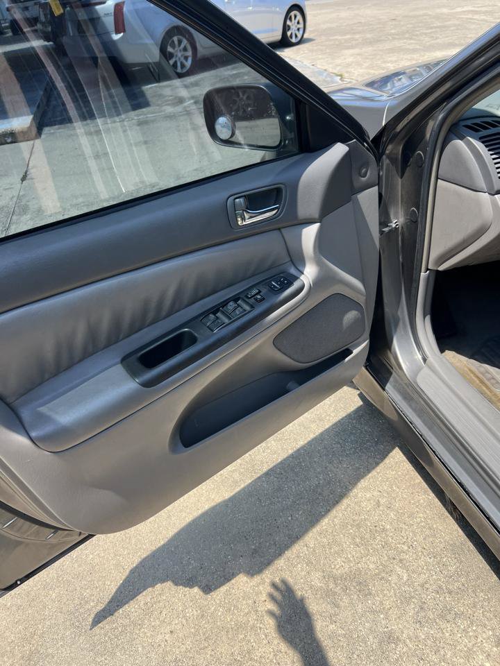 Used 2005 Toyota Camry LE FWD image 10