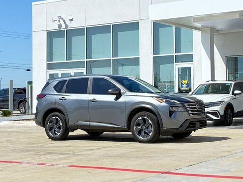 Used 2024 Nissan Rogue SV FWD image 6