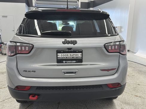 Used 2022 Jeep Compass Trailhawk AWD/4WD image 17