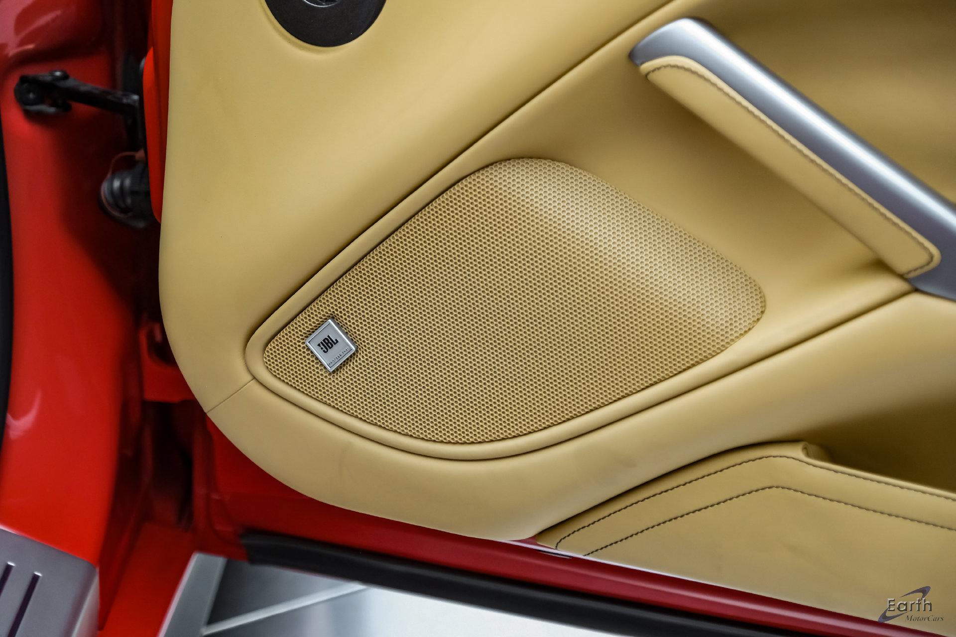 Used 2015 Ferrari F12 Berlinetta RWD image 98