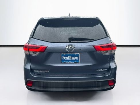 Used 2019 Toyota Highlander XLE AWD/4WD image 6