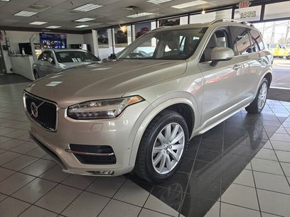 Used 2016 Volvo XC90 T6 Momentum w/ Momentum Plus Package