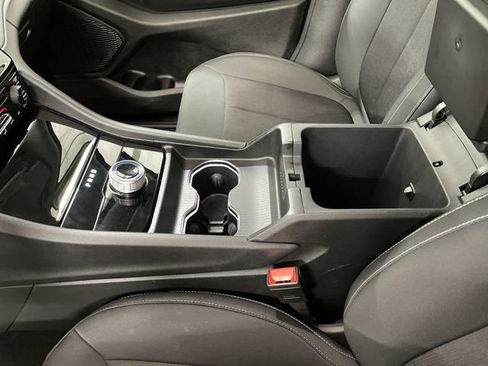 Used 2024 Jeep Grand Cherokee Laredo image 23