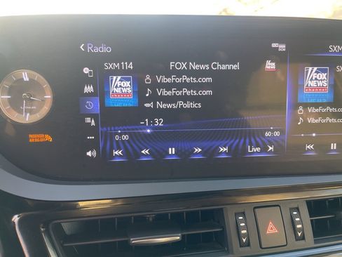 Used 2022 Lexus ES 250 w/ Premium Package image 16