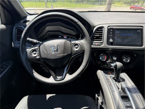Used 2019 Honda HR-V Sport image 10