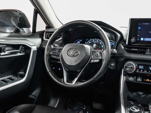 Used 2025 Toyota RAV4 XLE Premium w/ Weather Package AWD/4WD image 15