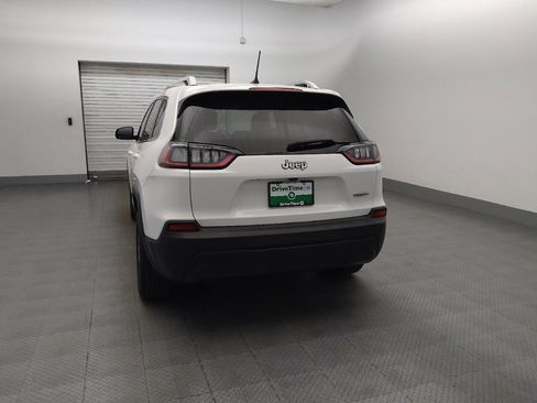 Used 2019 Jeep Cherokee Latitude Plus FWD image 6