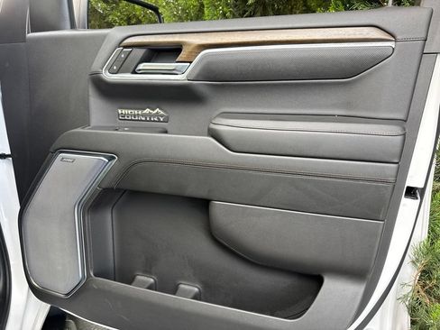 Used 2024 Chevrolet Silverado 1500 High Country w/ Z71 Off-Road Package AWD/4WD image 52