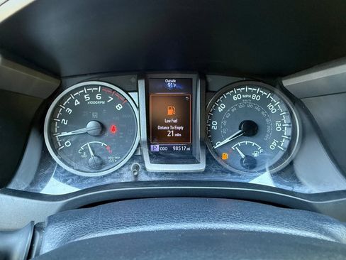 Used 2020 Toyota Tacoma TRD Sport AWD/4WD image 18