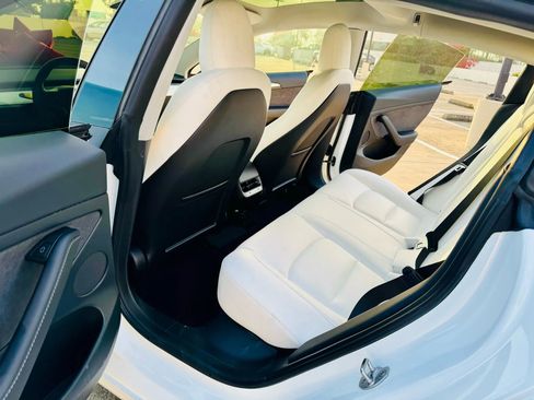 Used 2023 Tesla Model 3 Performance image 31