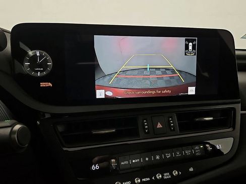 Used 2025 Lexus ES 350 w/ Premium Package FWD image 19