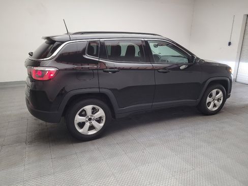 Used 2018 Jeep Compass Latitude w/ Popular Equipment Group FWD image 10