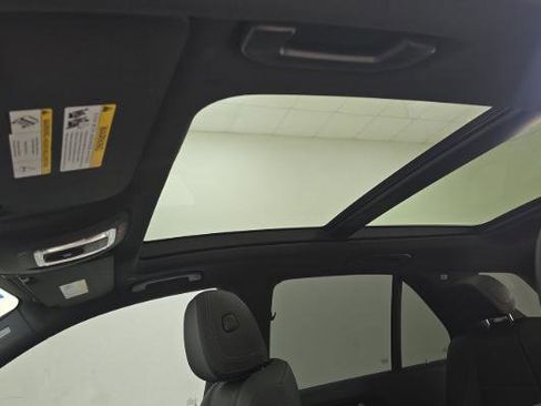 Used 2024 Mercedes-Benz GLE 350 4MATIC w/ 3rd Row Seat Package image 7