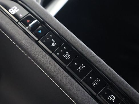 Used 2024 Chevrolet Corvette Stingray Preferred Cpe w/ 2LT image 41