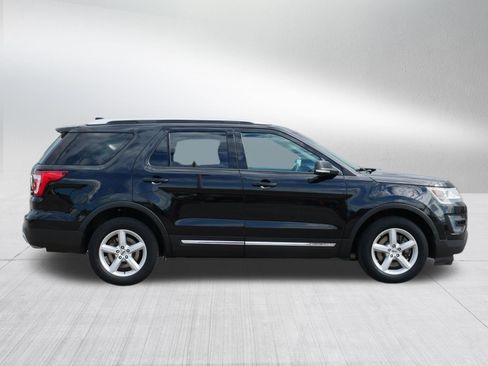Used 2016 Ford Explorer XLT w/ Equipment Group 201A AWD/4WD image 8