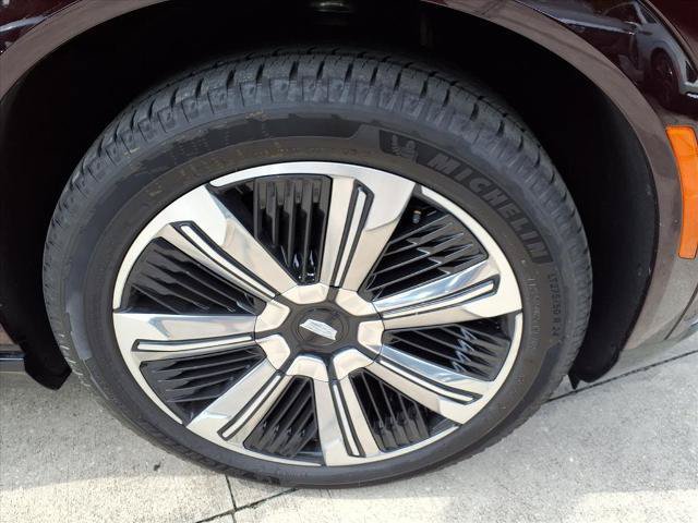 New 2026 Cadillac Escalade IQ Luxury 1 w/ LPO, Floor Liner Package AWD/4WD image 7