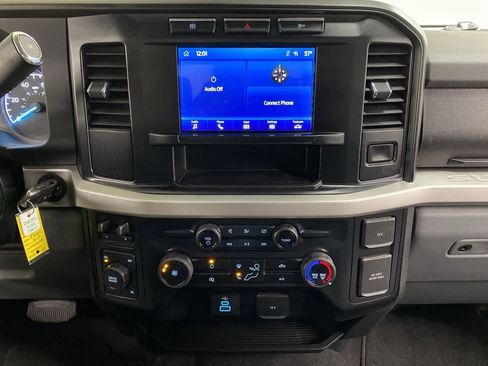 Used 2024 Ford F350 XLT image 23