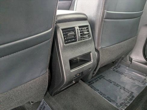 Used 2024 Mitsubishi Outlander SE image 16