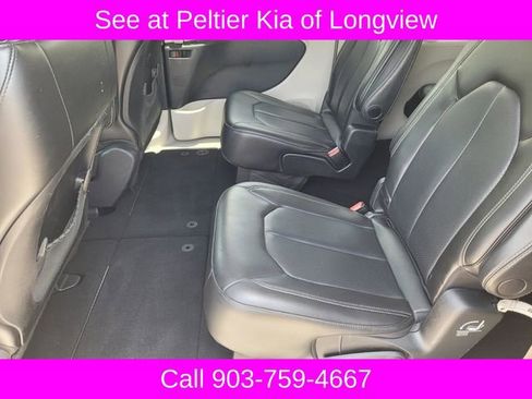 Used 2020 Chrysler Voyager Lxi FWD image 19